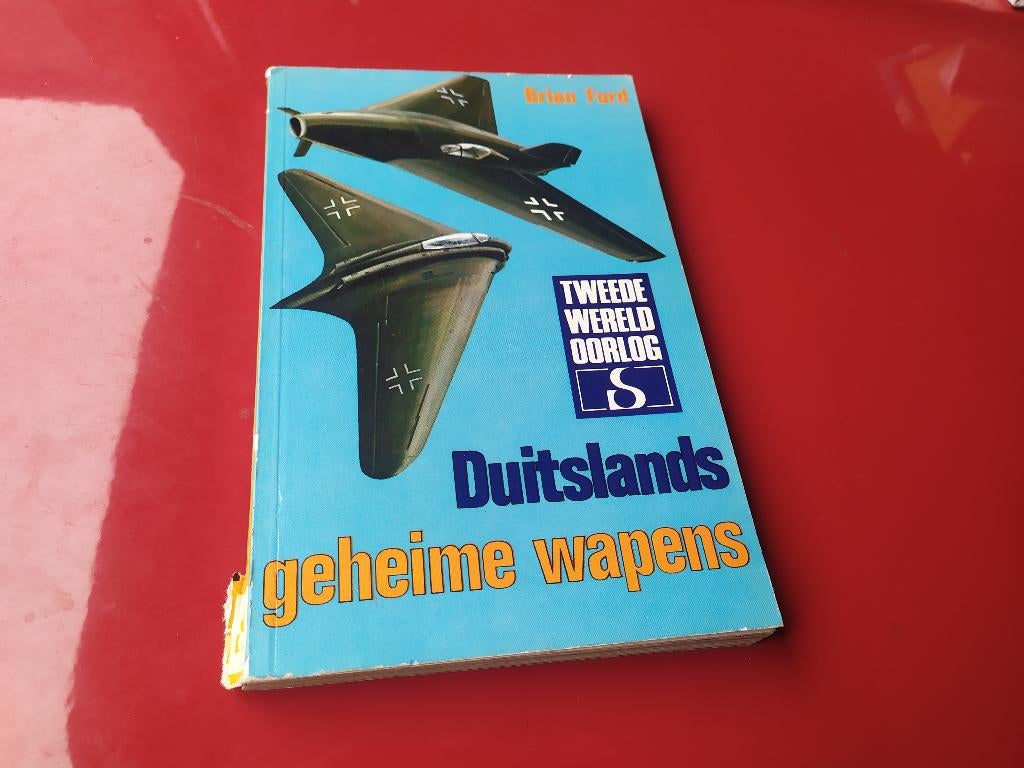 Duitslands geheime wapens - Brian Ford, Ophalen of Verzenden, Tweede Wereldoorlog, Gelezen, Algemeen