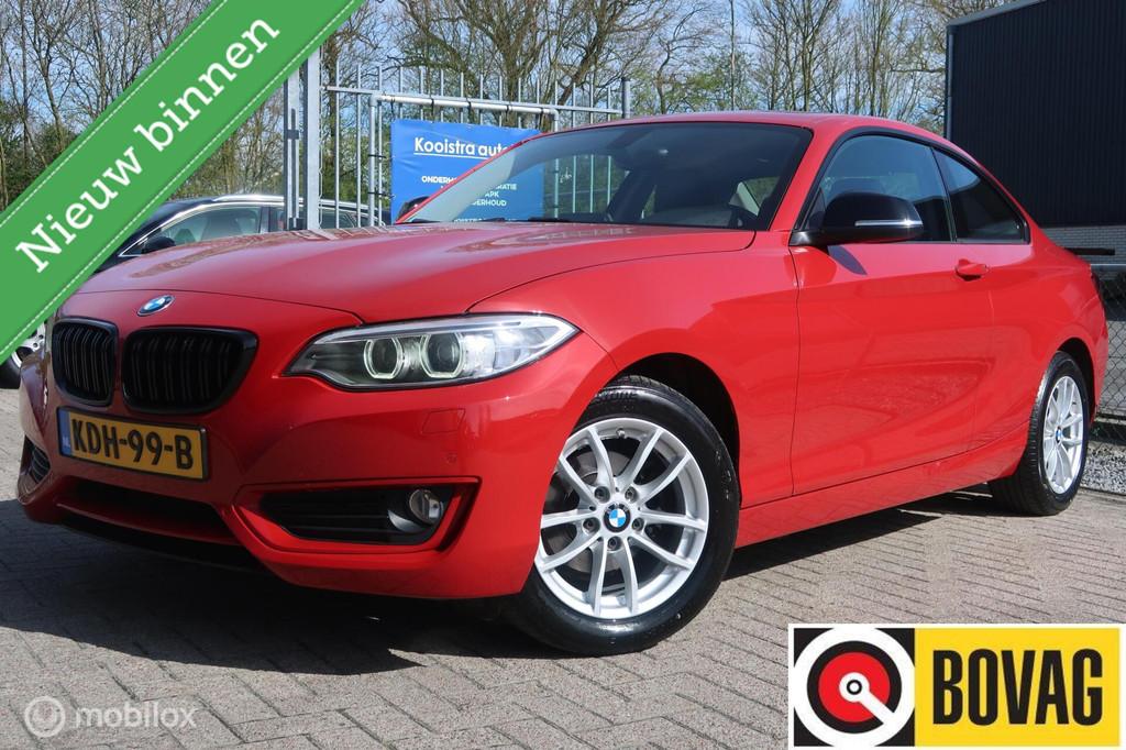 BMW 2-serie Coupé 218i Centennial Executive, Auto's, BMW, Gebruikt, Lichtsensor, 4 stoelen, Handgeschakeld