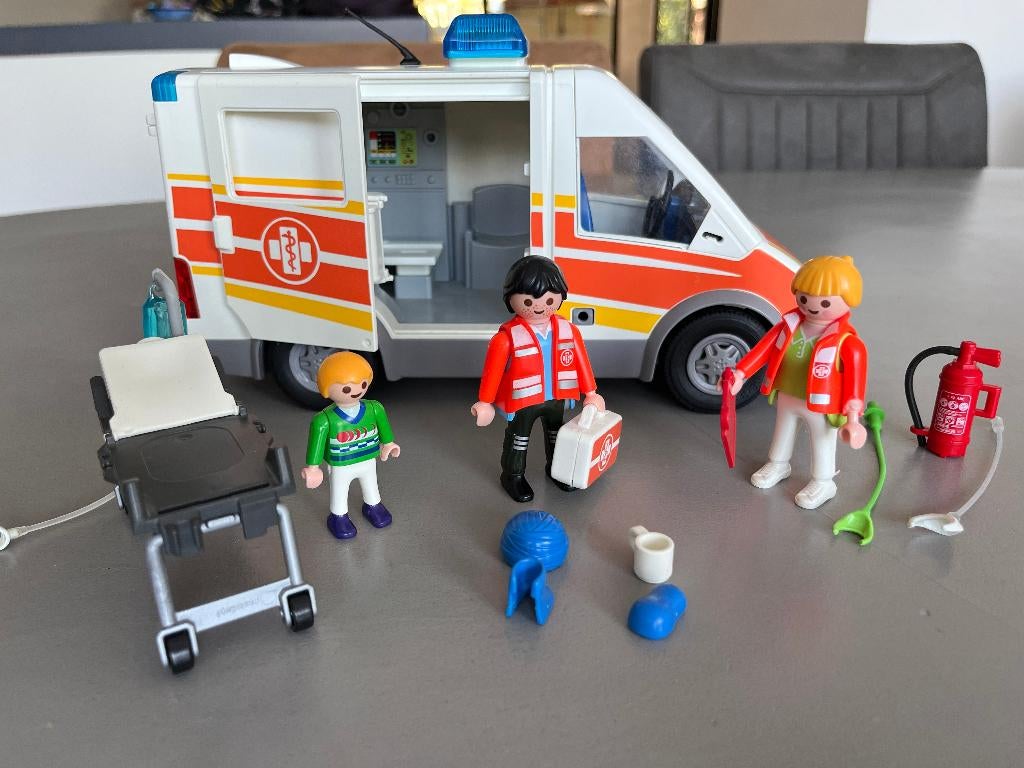 Playmobil Ambulance 6685, Kinderen en Baby's, Speelgoed | Playmobil, Ophalen of Verzenden, Zo goed als nieuw, Complete set