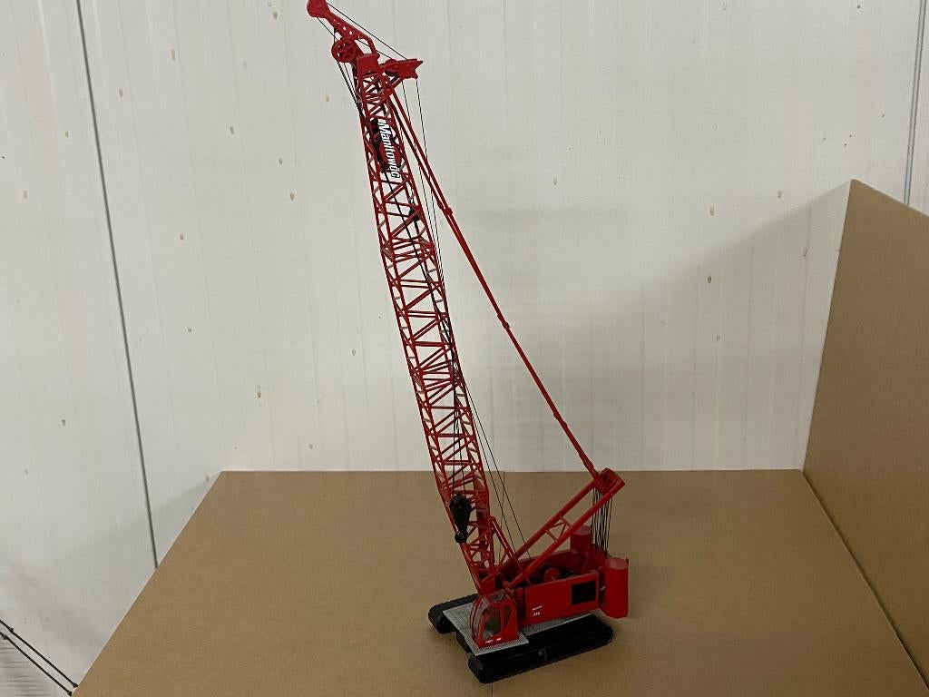 NZG 527 - MANITOWOC MODEL 555 TRACKED KRAAN V1 1:50, Hobby en Vrije tijd, Modelauto's | 1:50, Gebruikt, Hijskraan, Tractor of Landbouw