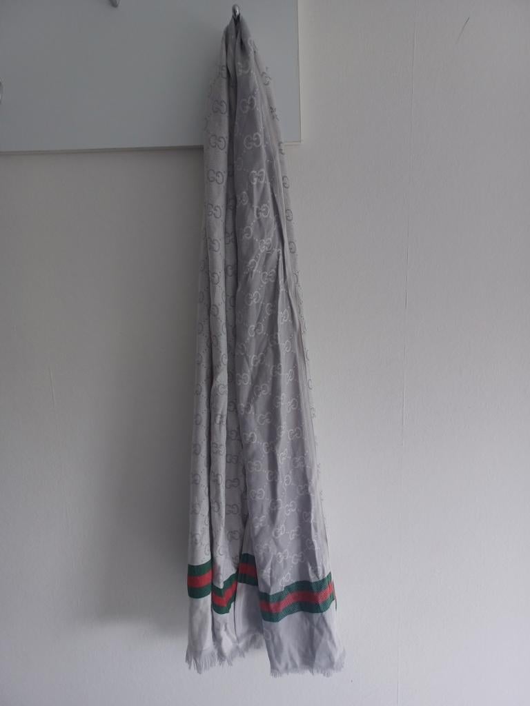 Nieuwe Gucci sjaal heren., Nieuw, Overige maten, Ophalen of Verzenden, Gucci