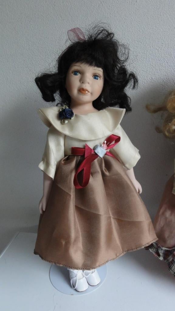 Poppen, mooie poppen met oa klederdracht, porselein, Ophalen of Verzenden, Zo goed als nieuw, Pop