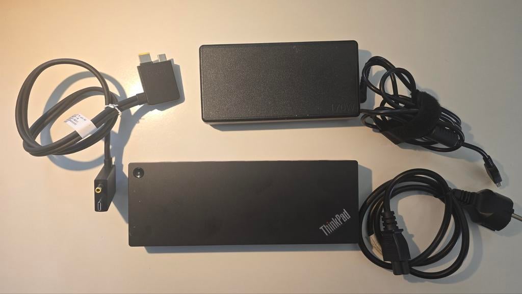 Lenovo Thunderbolt 3 - Docking station 40AN + 170W voeding, Lenovo ThinkPad, Ophalen of Verzenden, Zo goed als nieuw, Docking station