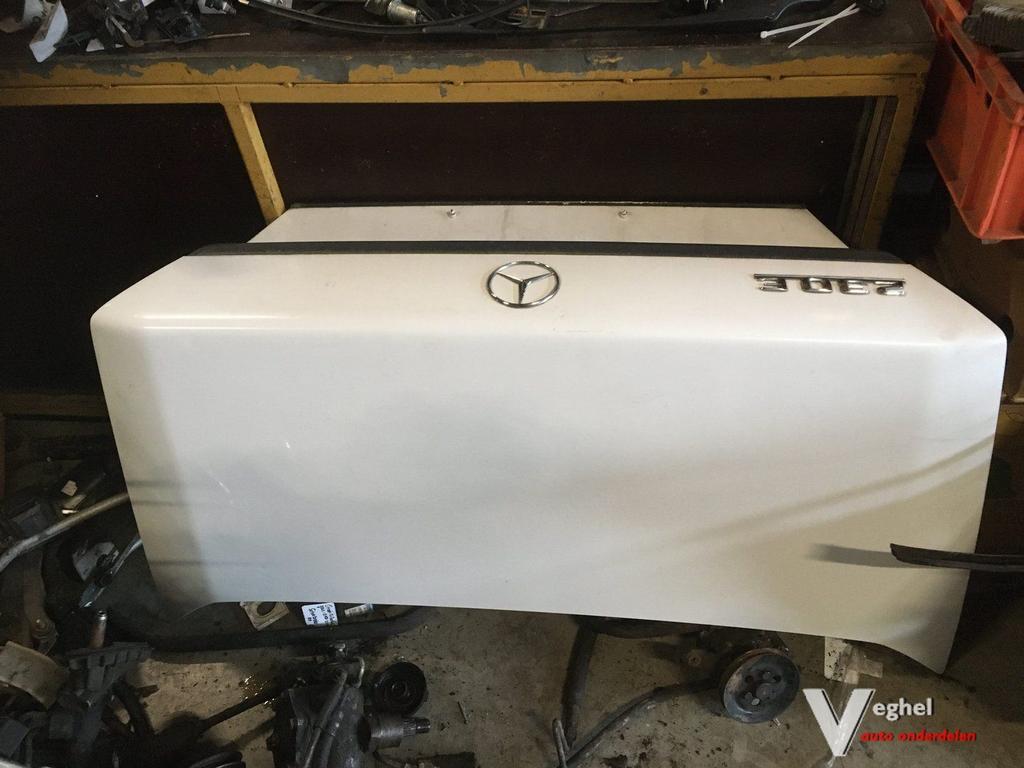 w124 230 1986 Achterklep wit in een hele mooie staat, Ophalen, Gebruikt, -, Achter