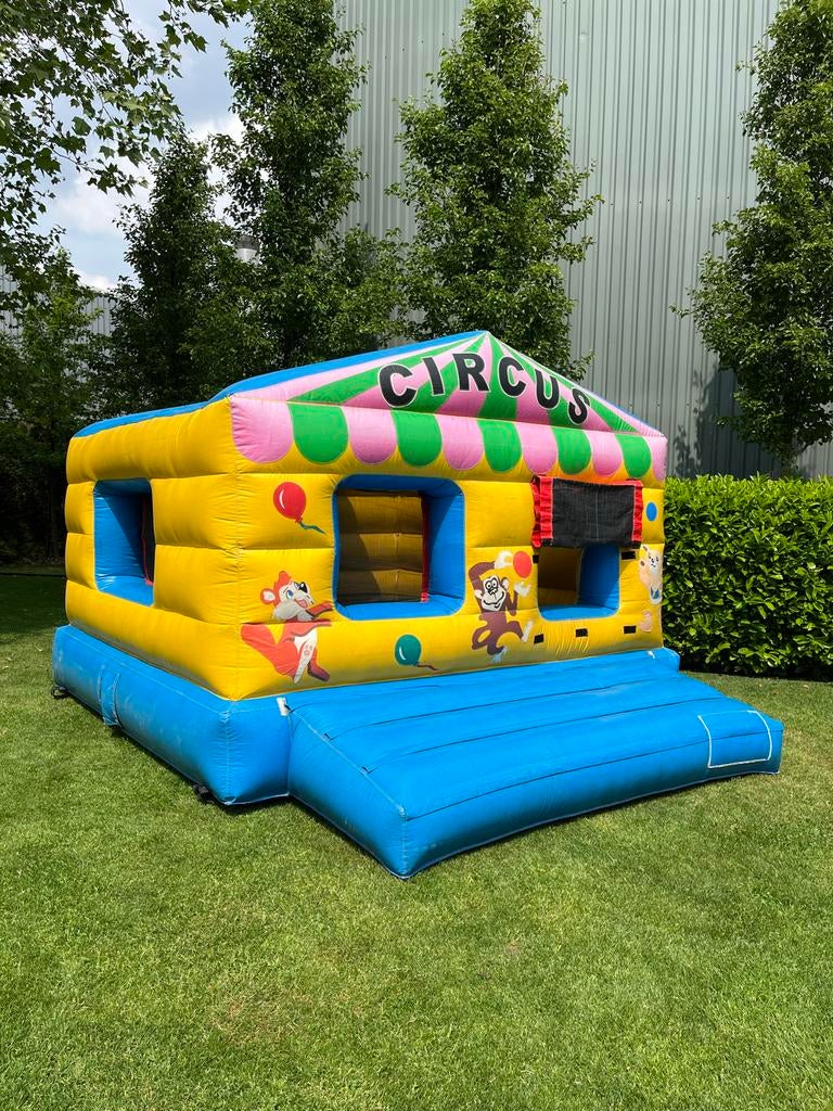 Te koop Springkussen Circus met ballenbak - 4,5x3,4x2,5m, Ophalen, Gebruikt, Overige
