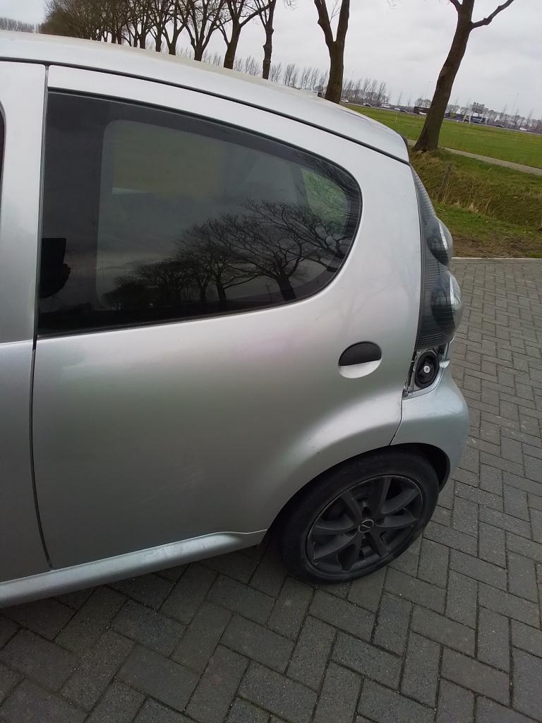 LINKER ACHTERDEUR PEUGEOT 107 / CITROËN C1/TOYOTA AYGO grijs, Niet ingevuld, Gebruikt, Citroën, Deur