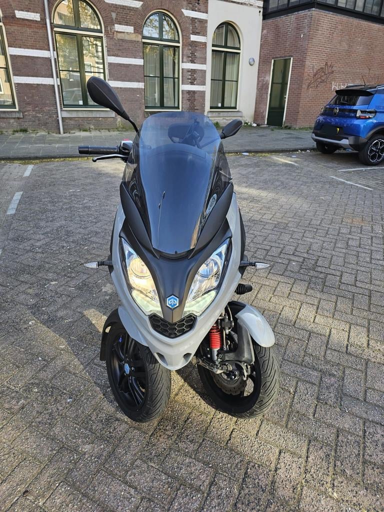 Piaggio MP3 grijs, Ophalen, Piaggio, Zo goed als nieuw
