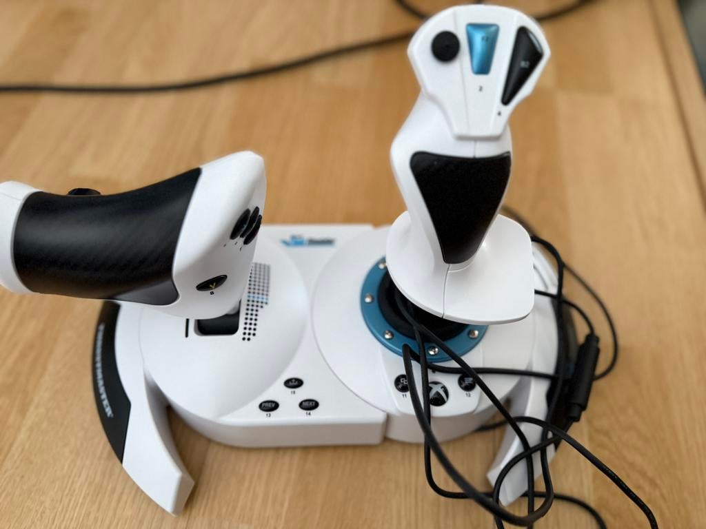Thrustmaster T.Flight Hotas One Joystick voor Xbox en PC, Computers en Software, Joysticks, Ophalen, Zo goed als nieuw