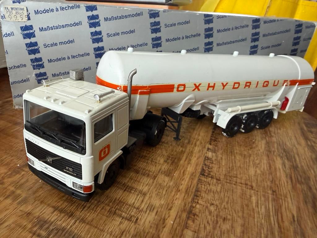 Volvo F10 Intercooler met Oxhydrique Tanker - Conrad 1:50, Conrad, Conrad, Ophalen of Verzenden, Zo goed als nieuw