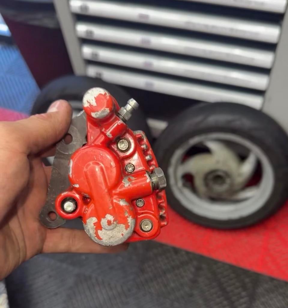 Voorremklauw gilera runner 125, Ophalen of Verzenden, Zo goed als nieuw, Overige typen