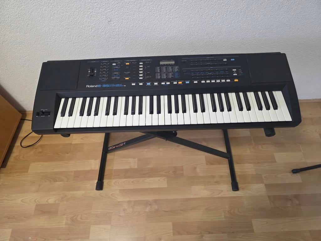 Roland E-35 Intelligent Synthesizer Keyboard, Roland, Midi-aansluiting, Ophalen of Verzenden, 61 toetsen