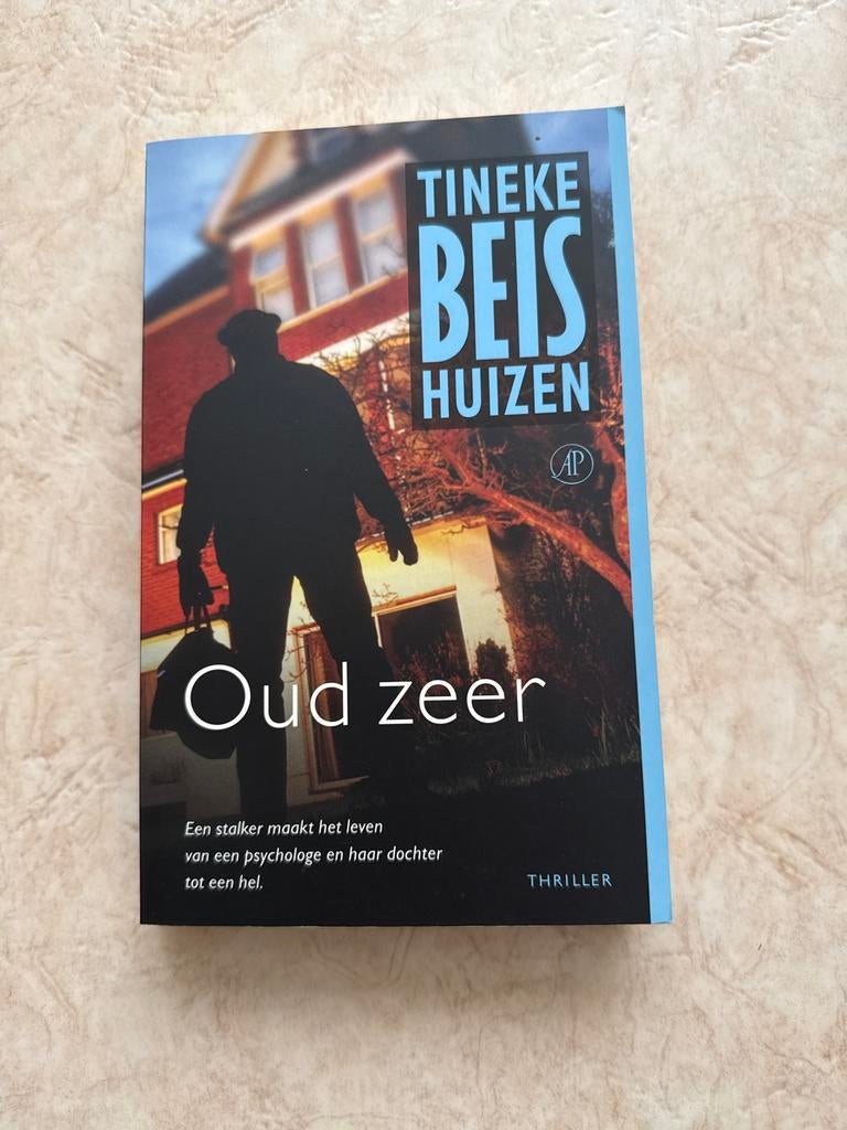 Oud zeer - Tineke Beishuizen (Thriller), Ophalen of Verzenden, Gelezen, Nederland