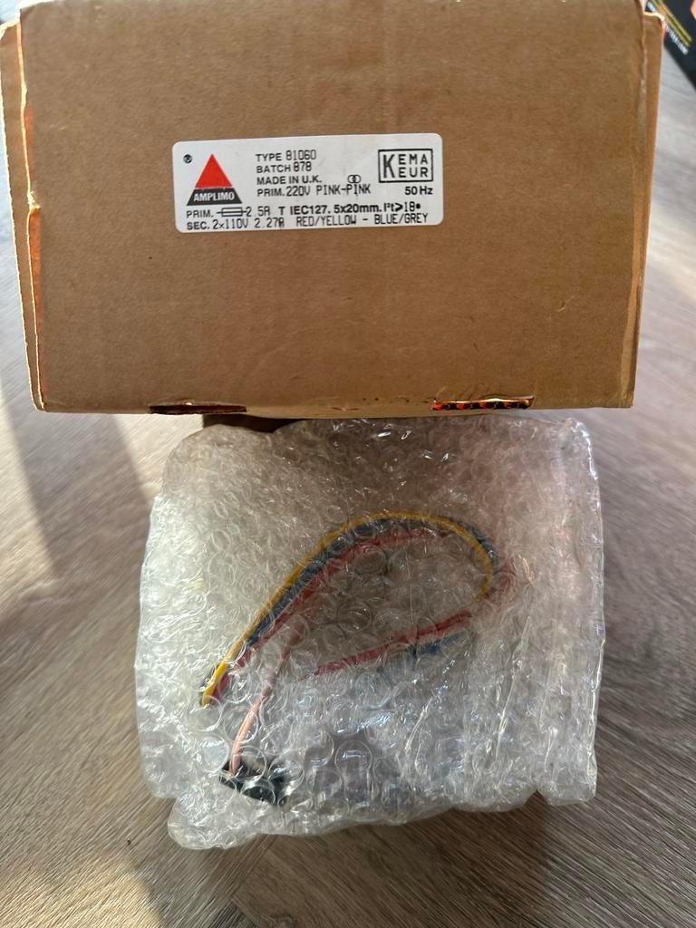 Nieuwe Amplimo Ringkern Transformator  - 220V - 2x 110V, Hobby en Vrije tijd, Elektronica-componenten, Ophalen of Verzenden, Nieuw