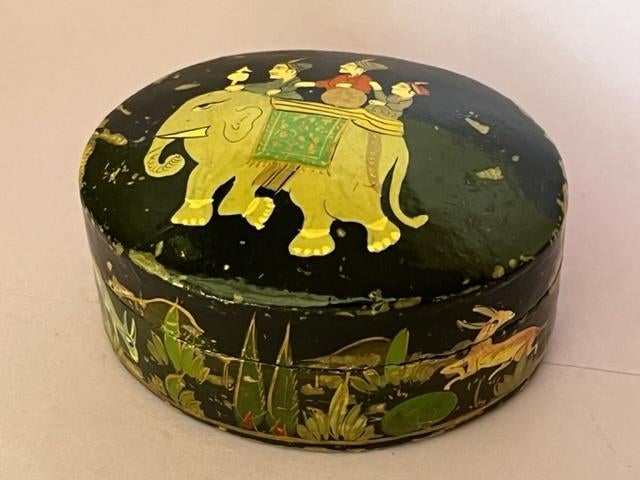 KLEINE DEKSELDOOSJES IN TIN, BAKELIET EN PAPIERMACHE, Verzenden