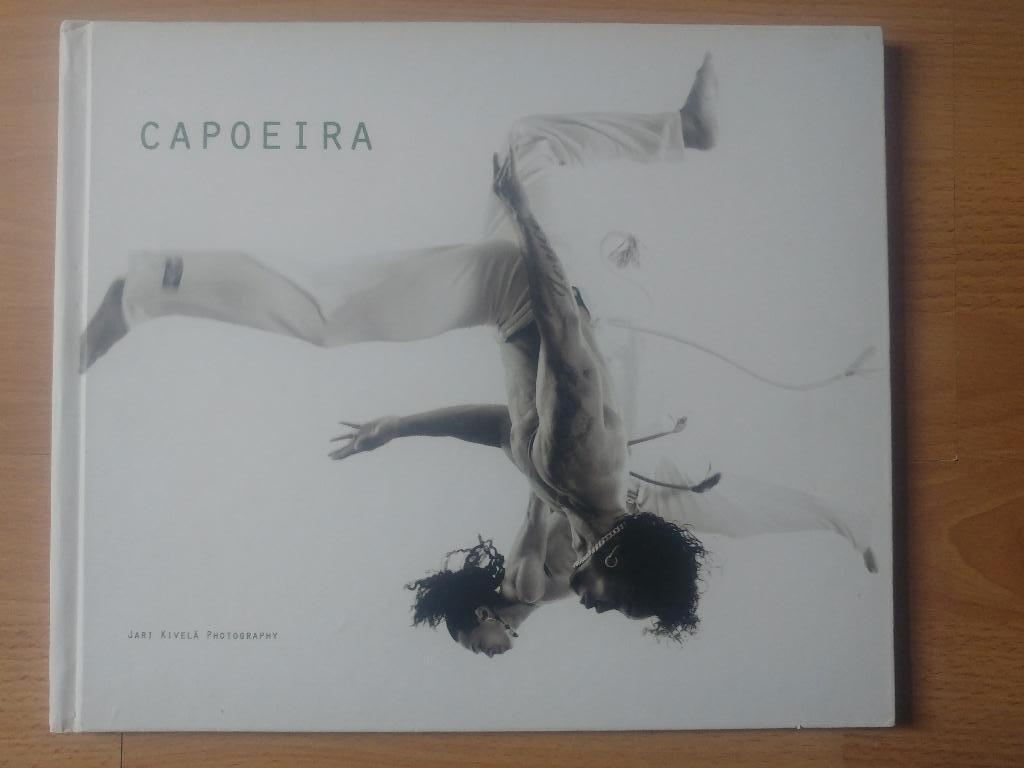 Capoeira door Jari Kivelä Photography (28 x 33 cm) zeer goed, Ophalen of Verzenden, Zo goed als nieuw, Fotografen