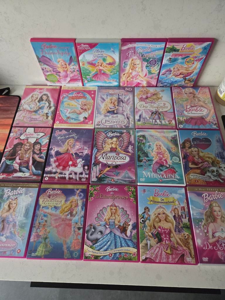 Barbie dvd's - 19x, Alle leeftijden, Ophalen of Verzenden, Zo goed als nieuw