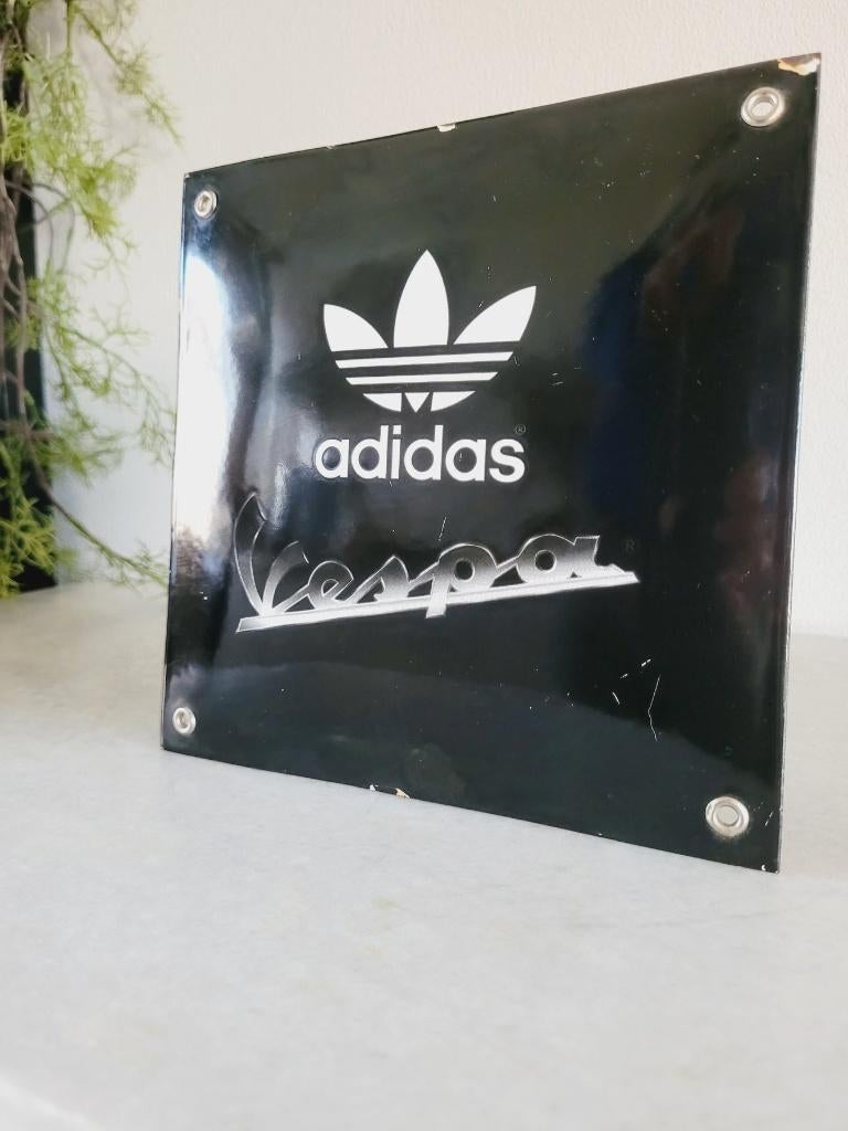 Adidas & Vespa, Reclamebord, Jointventure Sneaker Reclame, Ophalen of Verzenden