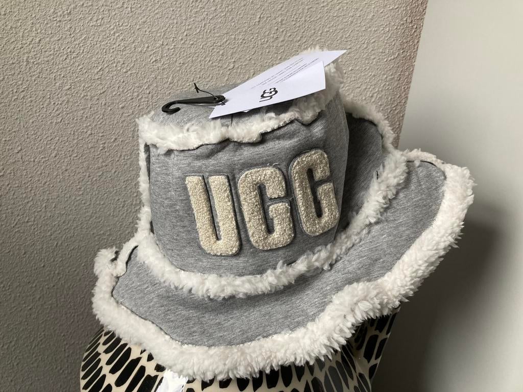 UGG muts / hoed warm gevoerd NIEUW (€70), UGG, Nieuw, Ophalen of Verzenden, Maat 36 (S)