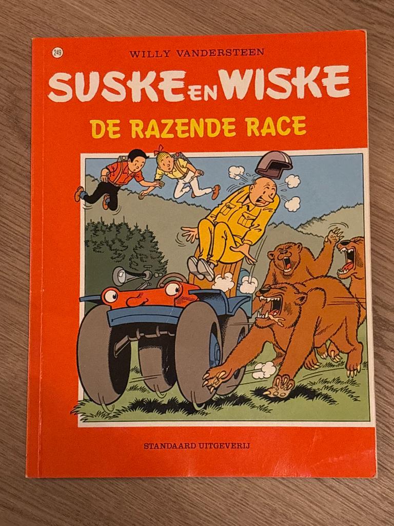 Suske en Wiske De razende Race, Willy Vandersteen, Eén stripboek, Ophalen of Verzenden, Zo goed als nieuw