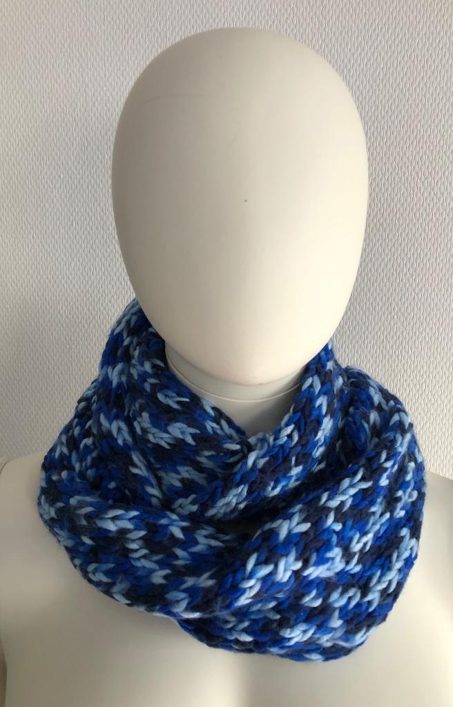 Sjaal nieuw blauw mêlee wikkel shawl sjaal gebreid, Kleding | Dames, Ophalen of Verzenden, Nieuw, Maat 46/48 (XL) of groter, Sjaal