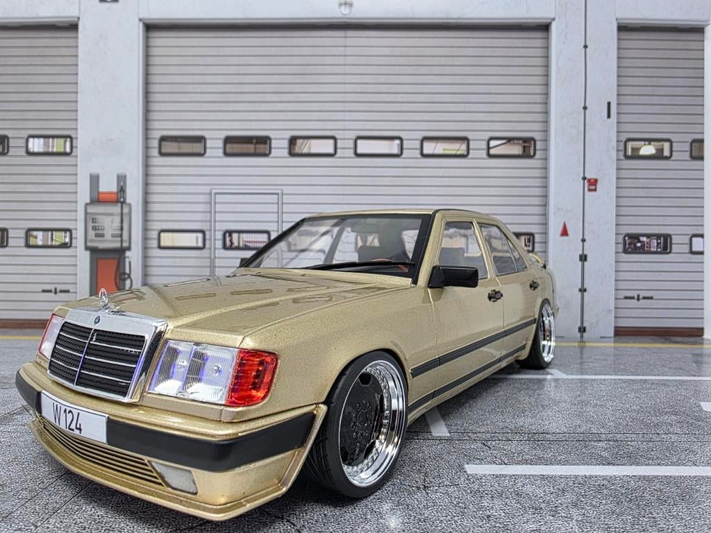 Mercedes W124 1:18 in OVP auto is verlaagd op AMG Velgen, Ophalen of Verzenden