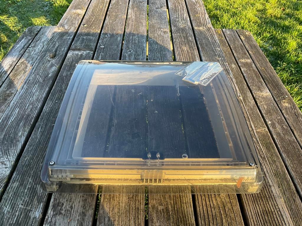 Hobby caravan dakluik met barst in helder kap 40x40 cm, Ophalen of Verzenden, Gebruikt