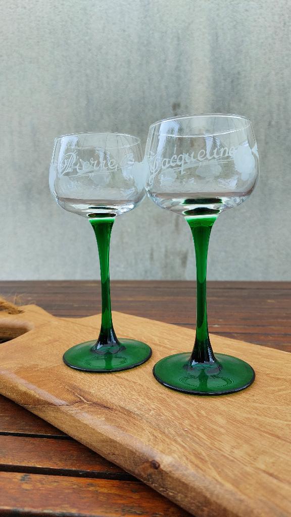 Vintage Luminarc France 2 wijnglazen met groene voet, Antiek en Kunst, Antiek | Glas en Kristal, Ophalen of Verzenden
