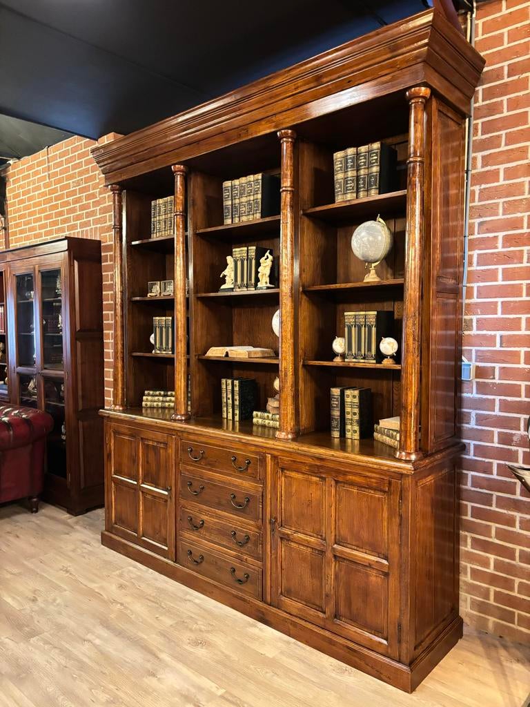 Statige eikenhouten bibliotheekkast / achterbar engelse pub