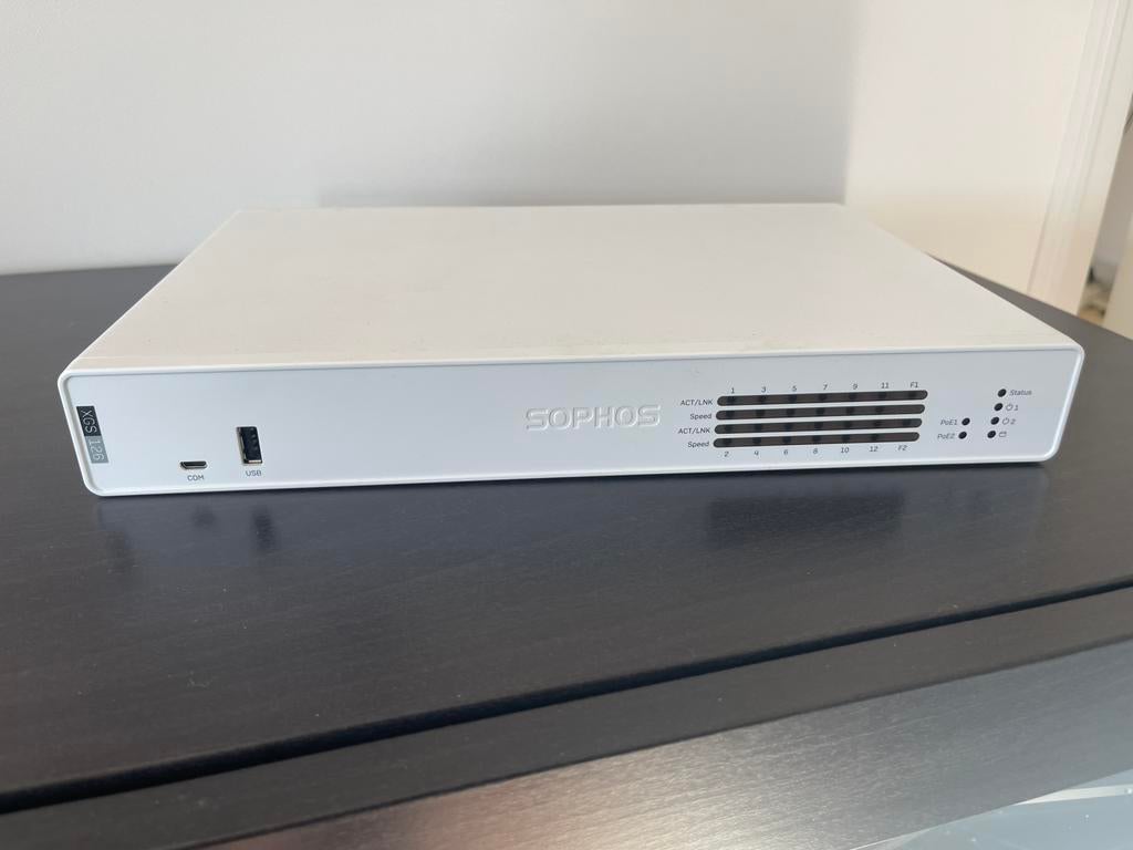 Sophos XGS126 Firewall, Computers en Software, Ophalen of Verzenden, Gebruikt, Router