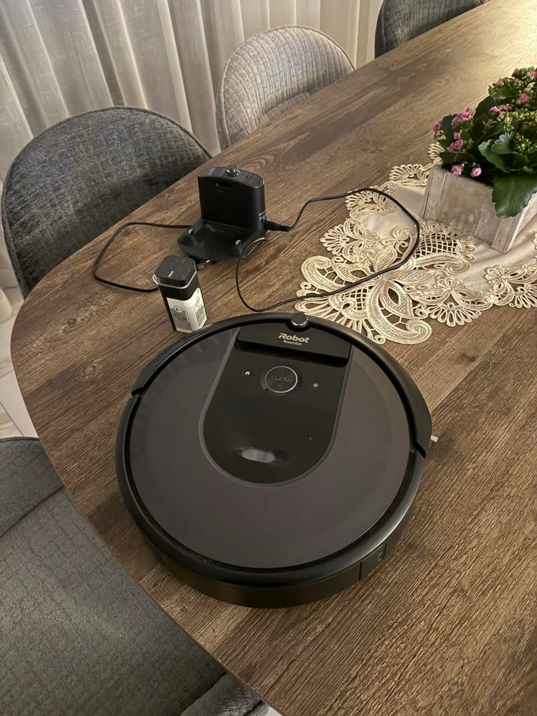 Roomba Robotstofzuiger - Goed Onderhouden, Ophalen, Zo goed als nieuw, Robotstofzuiger, Minder dan 1200 watt