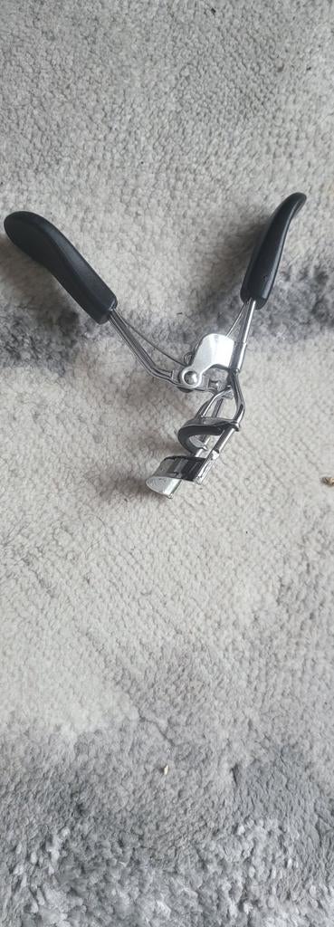 Wimperkruller - Toebehoren voor ogen, Sieraden, Tassen en Uiterlijk, Uiterlijk | Cosmetica en Make-up, Gebruikt, Ogen, Zwart, Ophalen of Verzenden