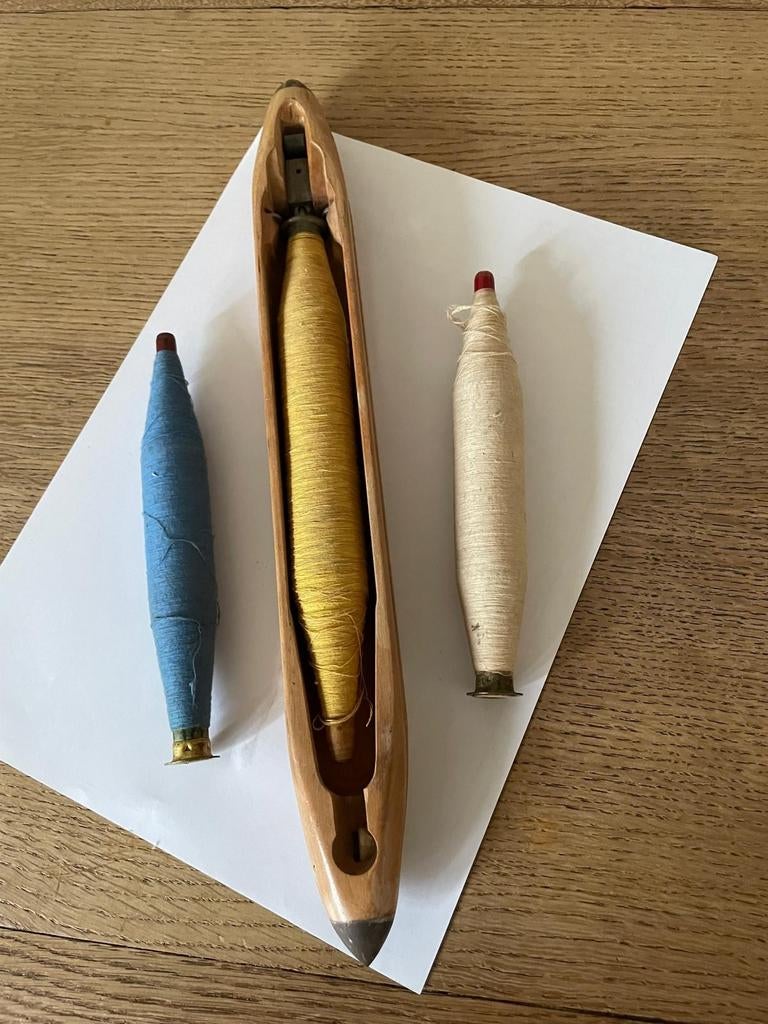 Antieke weefspoel / schietspoel met garenklossen, Antiek en Kunst, Ophalen of Verzenden