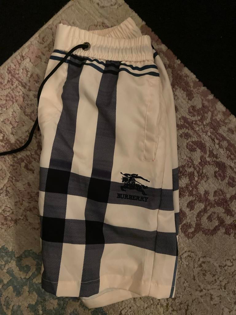 Burberry Korte Broek - Stijlvol en Comfortabel, Ophalen of Verzenden, Nieuw, Maat 48/50 (M), Wit