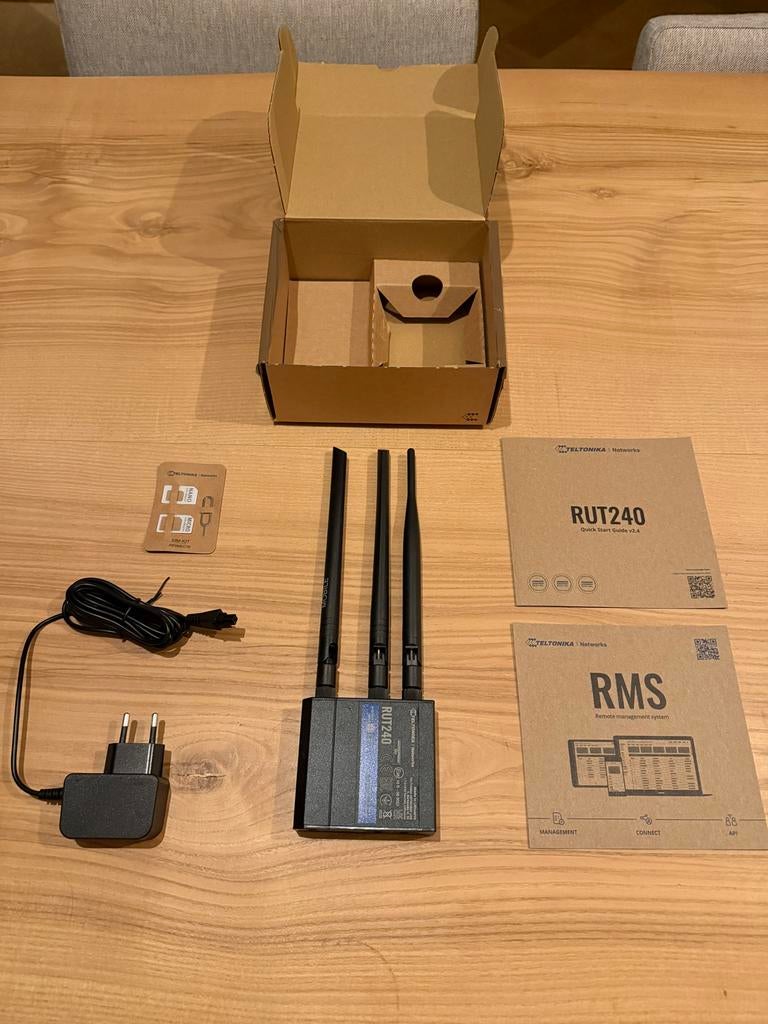 Teltonika RUT 4G Wifi Modem - Nieuwstaat!, Computers en Software, Routers en Modems, Ophalen of Verzenden, Nieuw, Router met modem