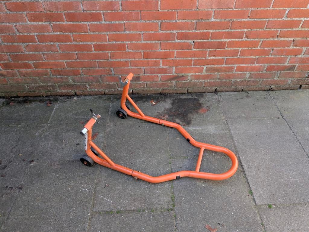 Motor paddock stand, Ophalen