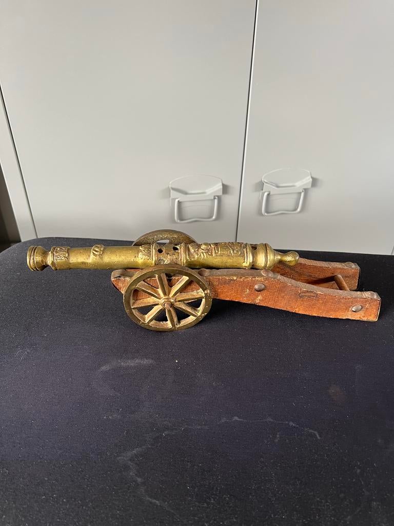 Miniatuur koperen kanon op houten affuit, Ophalen, Koper