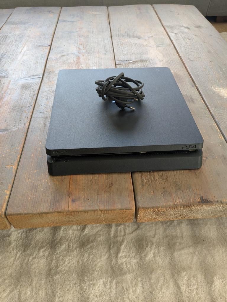 Playstation 4 slim, Ophalen of Verzenden, Zo goed als nieuw, Met 1 controller, Slim