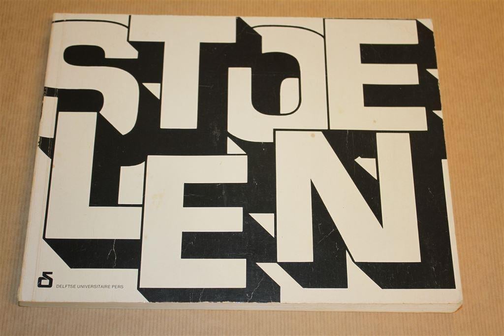 Stoelen - Delftse Universitaire Pers 1980 - Design !!, Boeken, Ophalen of Verzenden, Zo goed als nieuw, Fotografen