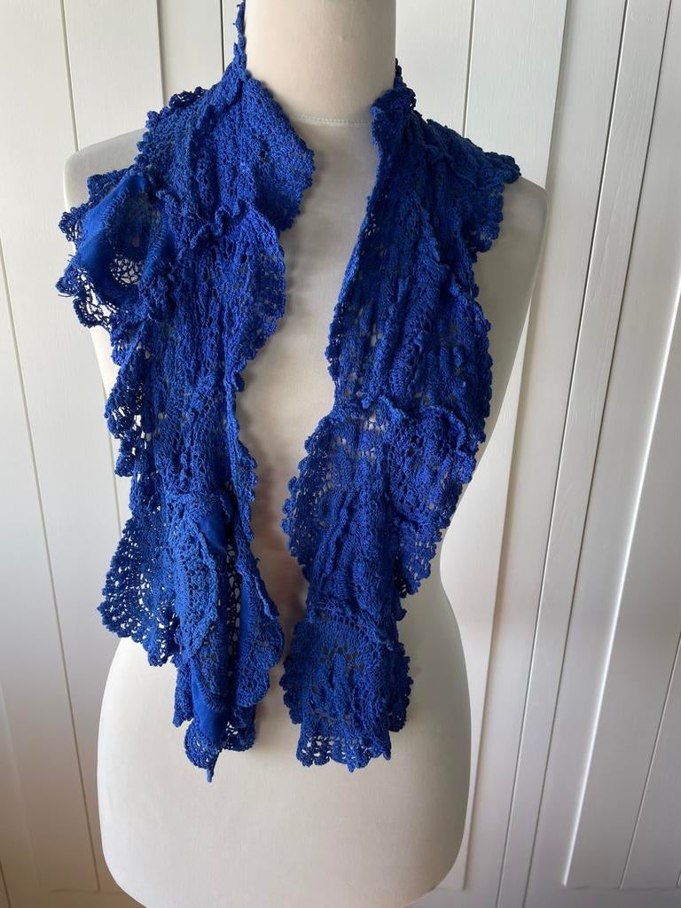 Sjaal met kant, Ophalen of Verzenden, Zo goed als nieuw, Maat 46/48 (XL) of groter, Sjaal