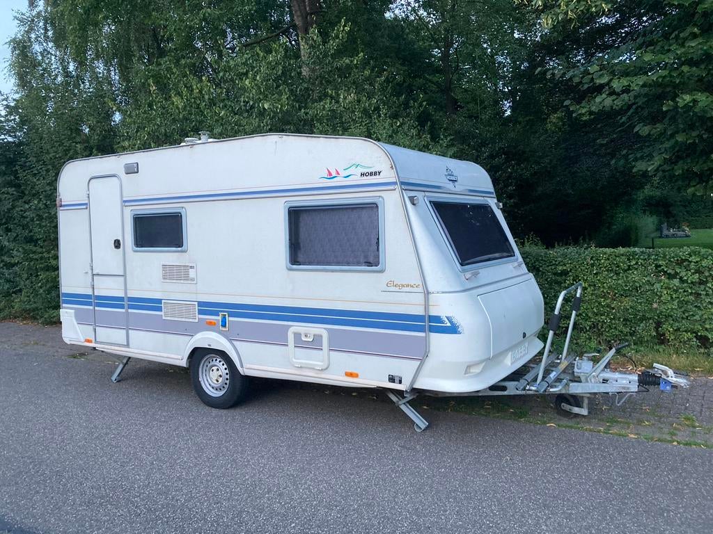 Hobby Elegance, super complete en nette caravan, Standaardzit, Omvormbare zithoek, Hobby, 750 - 1000 kg