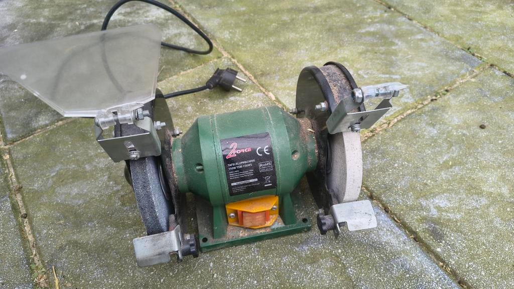 2Force Tafelslijpmachine 150W TSM-150WS, Ophalen, Gebruikt, Minder dan 700 watt, Werkbankslijpmachine