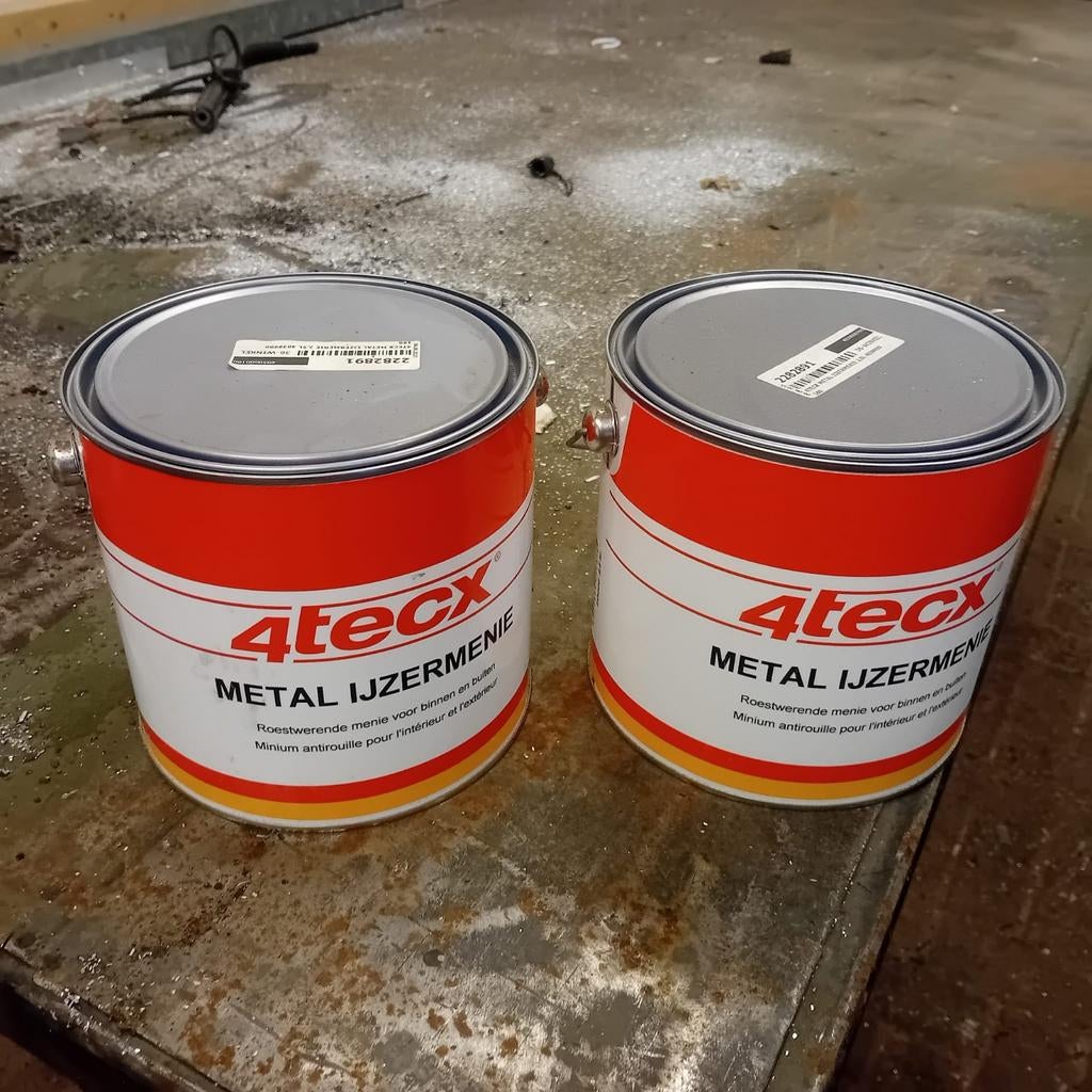 4 Tech ijzermenie 2,5L per blik, Doe-het-zelf en Verbouw, Verf, Beits en Lak, Minder dan 5 liter, Ophalen, Nieuw, Rood