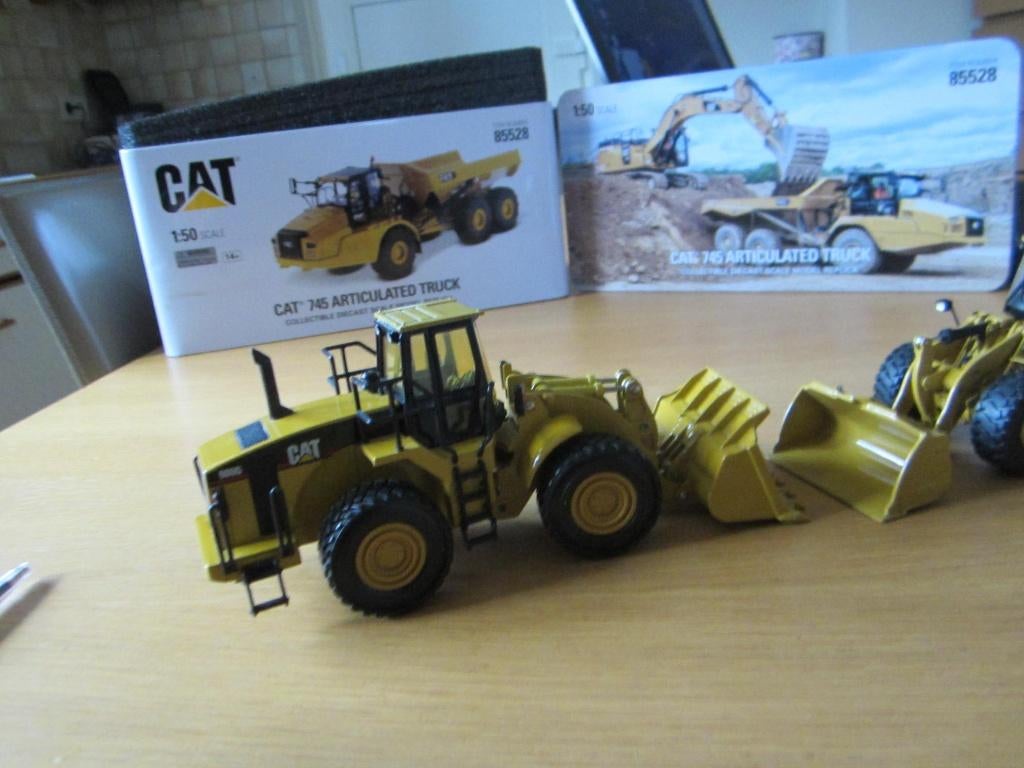 CAT 980G, Ophalen of Verzenden, Zo goed als nieuw, Bus of Vrachtwagen, NZG