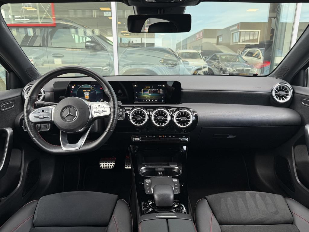 Mercedes-Benz A-Klasse Hatchback 180 Business Solution AMG, Gebruikt, 4 cilinders, Zwart, Parkeercamera