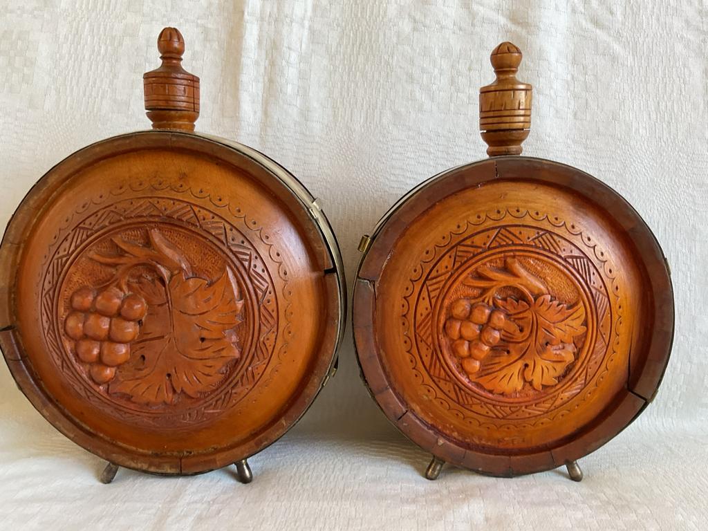 Vintage 2 houten wijnvaatjes wijnkruiken veldfles., Antiek en Kunst, Ophalen