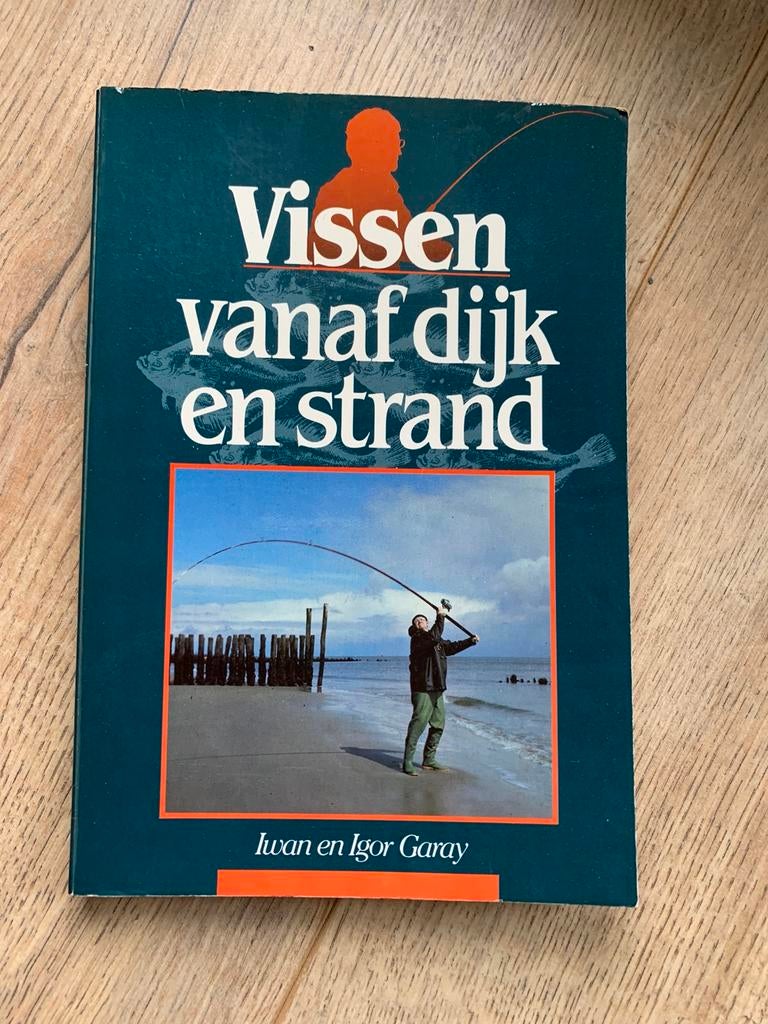 Hengelsport visboeken vissen vanaf dijk en strand zeevissen, Watersport en Boten, Ophalen of Verzenden, Zo goed als nieuw, Overige typen