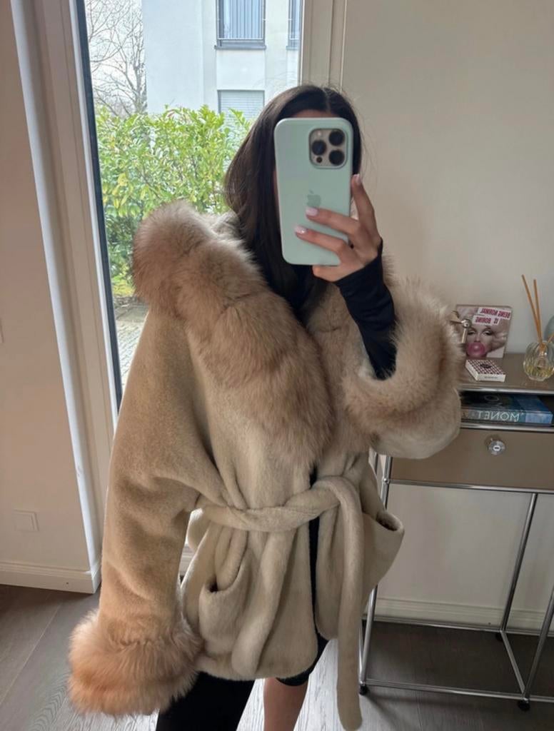 Luxe Bontjas met Vossenbont en Capuchon, Verzenden, Zo goed als nieuw, Maat 38/40 (M), Beige