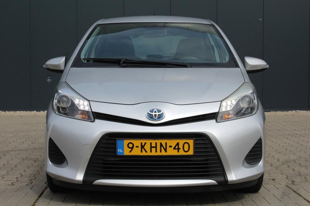 Toyota Yaris 1.5 Full Hybrid Aspiration | Clima / Cruise con, Euro 5, Gebruikt, Zwart, 4 cilinders