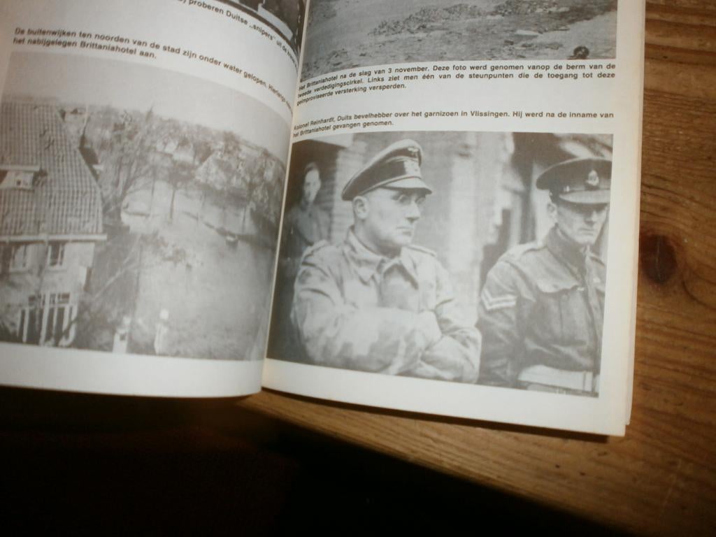 de kanonnen van walcheren met fotos uit wo2 in zeeland, Ophalen of Verzenden, Tweede Wereldoorlog, Gelezen, Overige onderwerpen