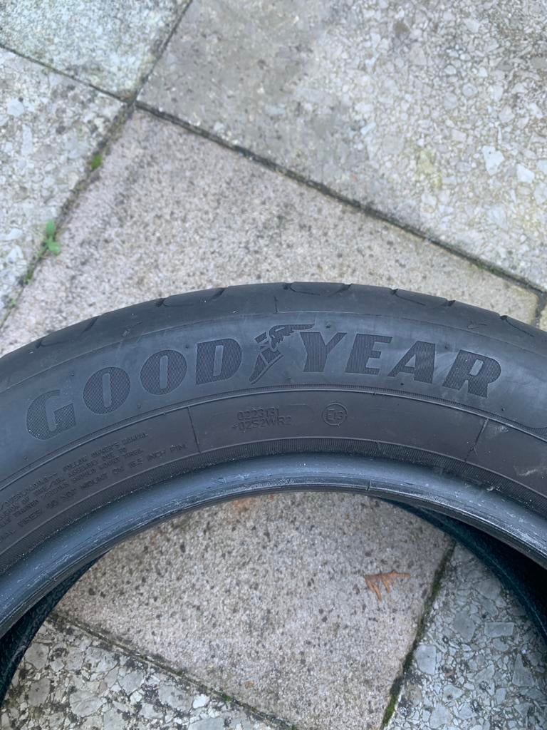 Nieuwe goodyear zomer band  205/55/R16, Ophalen of Verzenden, Nieuw